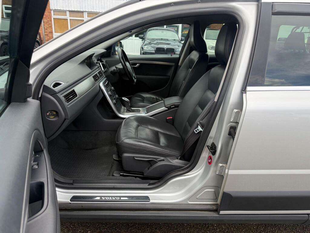 Volvo XC70  Red #12