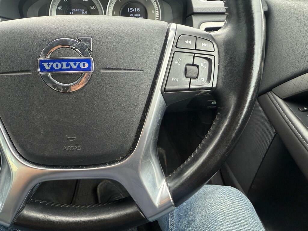 Volvo XC70  Red #32