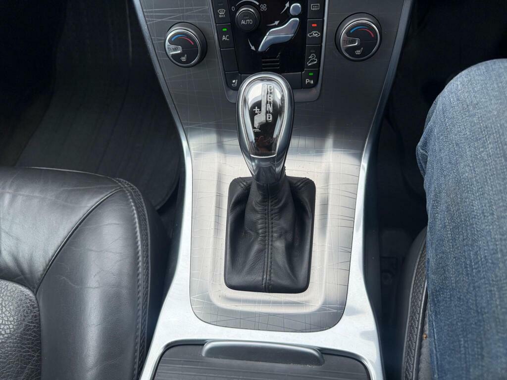 Volvo XC70  Red #21