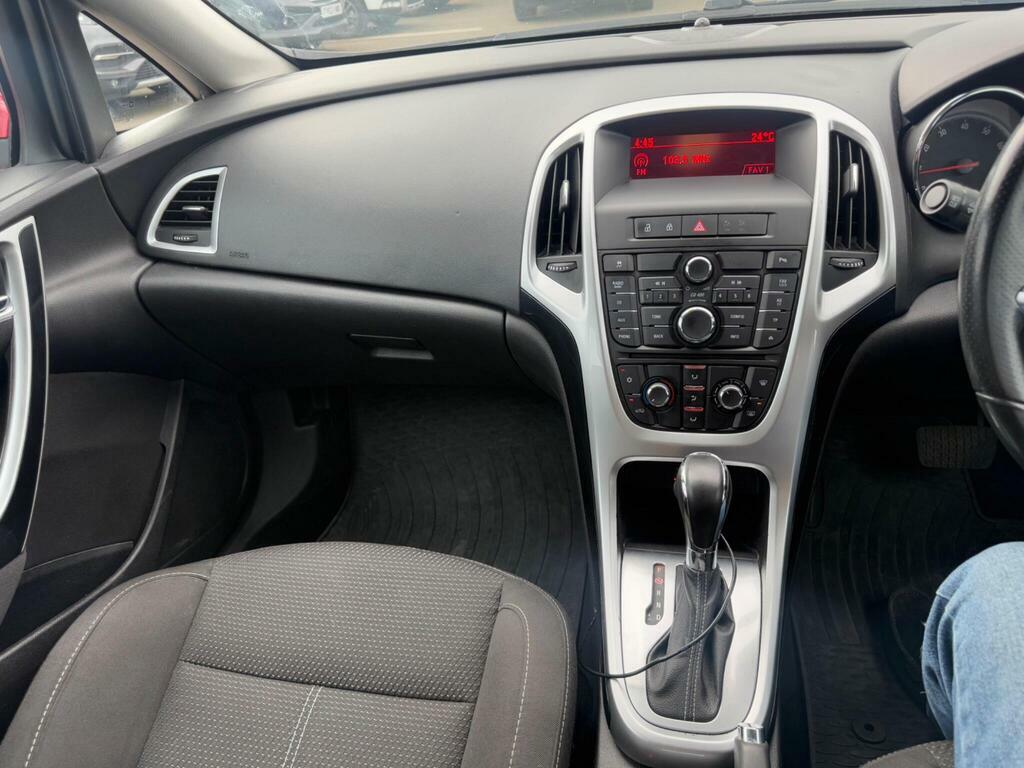 Vauxhall Astra 1.6L Excite Black #16