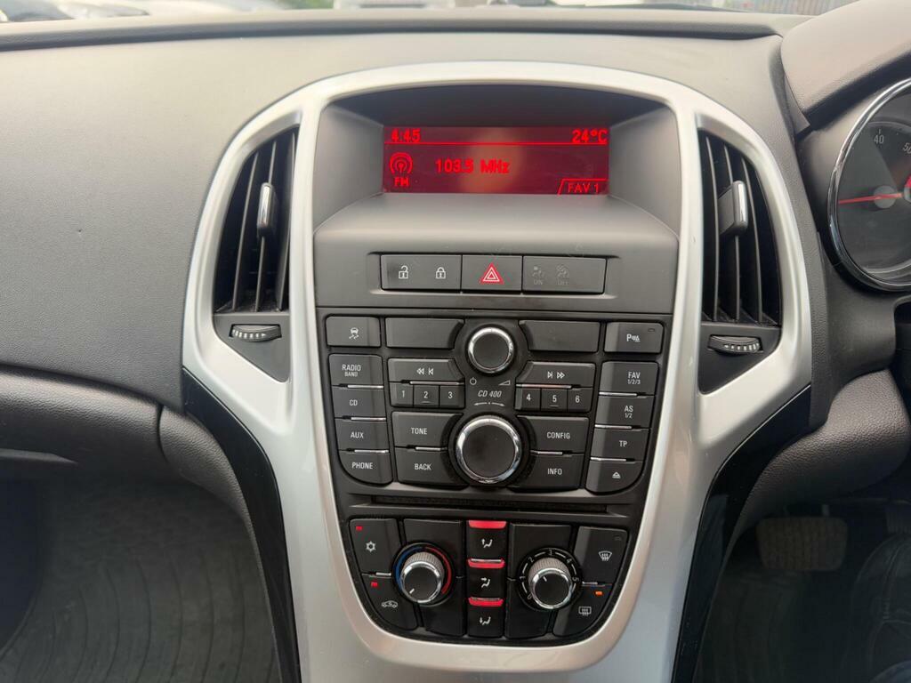 Vauxhall Astra 1.6L Excite Black #18