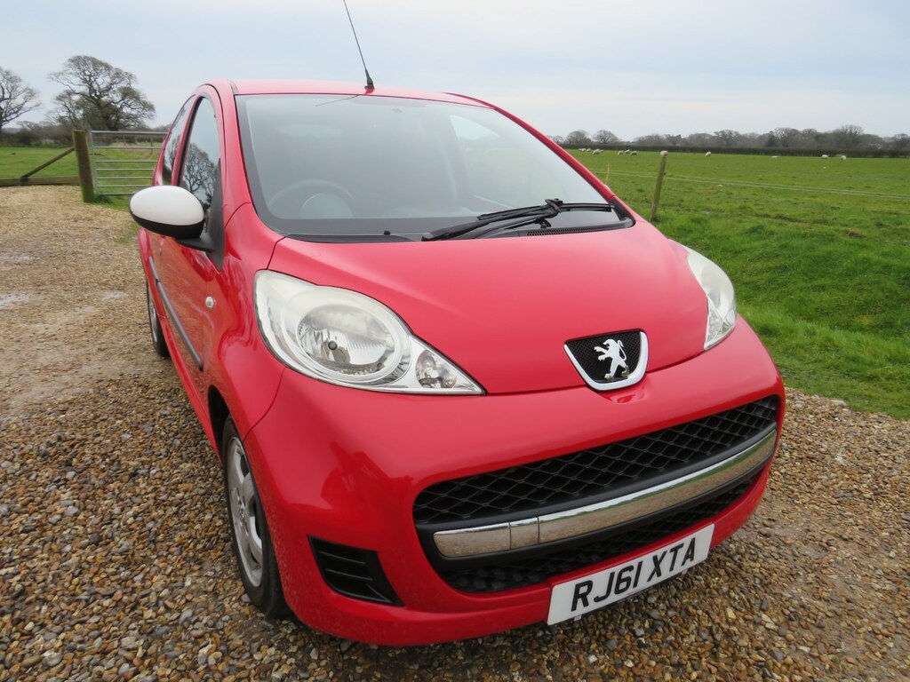 Peugeot 107 1.0 Sportium RJ61XTA Red #3