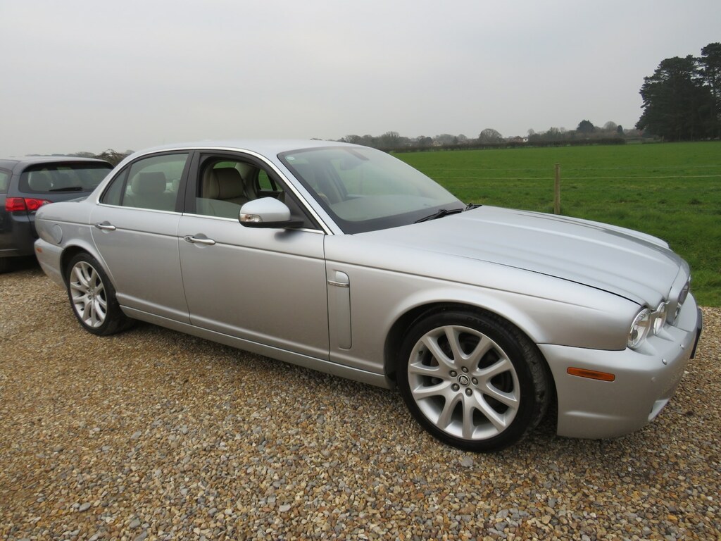 Jaguar XJ Executive Aluminium Bodied Silver