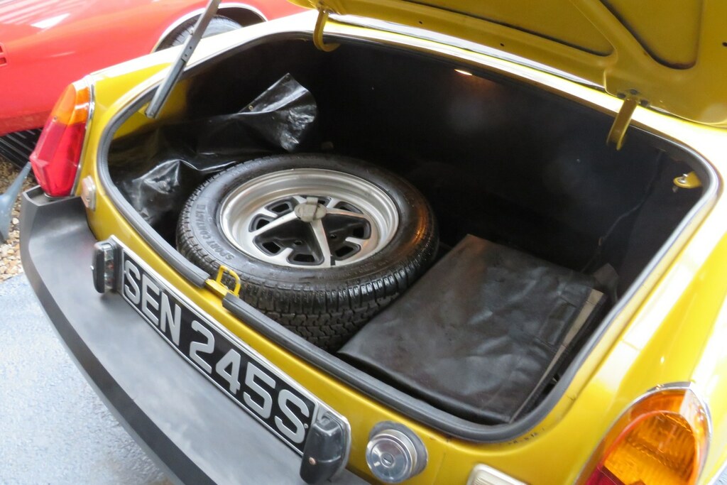 MG MGB Roadster With Od And Windows Yellow #5