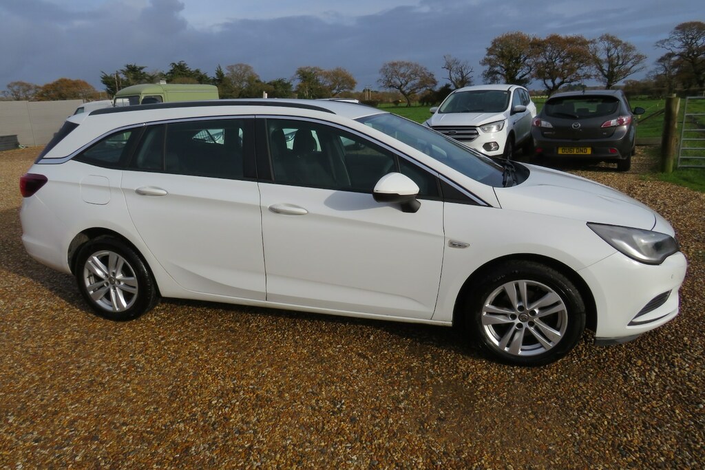 Vauxhall Astra 1.4 Turbo Estate White