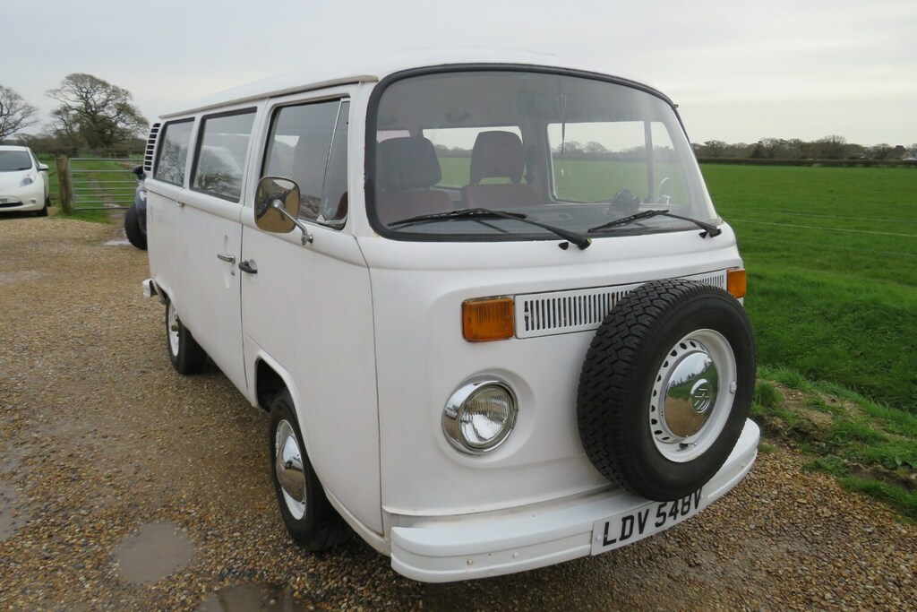 Volkswagen Transporter Bay Window With Reconditioned Engine Replacement P LDV548V White #2