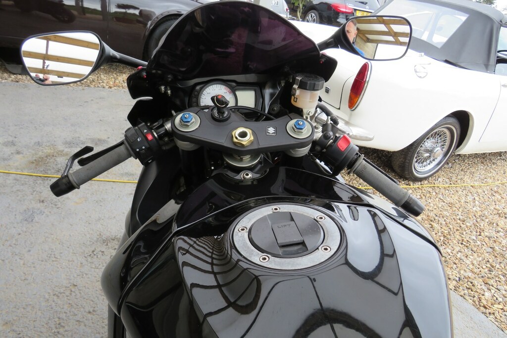 Suzuki  Gsf650 K7 Only 9,600 Miles Black #16
