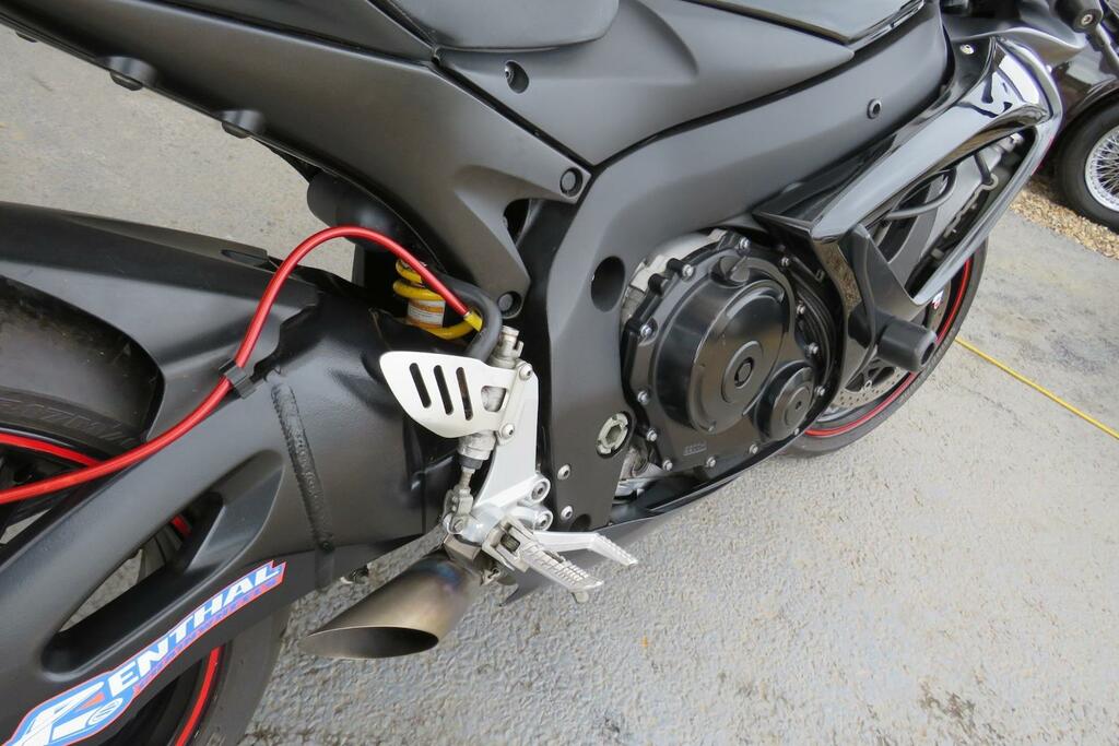 Suzuki  Gsf650 K7 Only 9,600 Miles Black #13