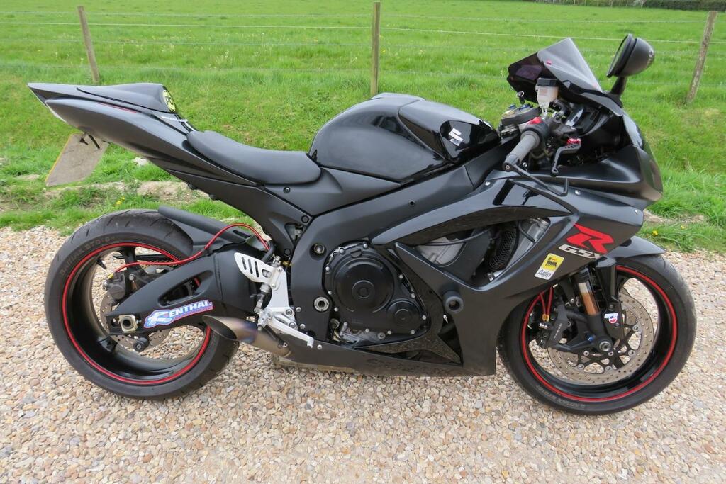 Suzuki  Gsf650 K7 Only 9,600 Miles Black #21