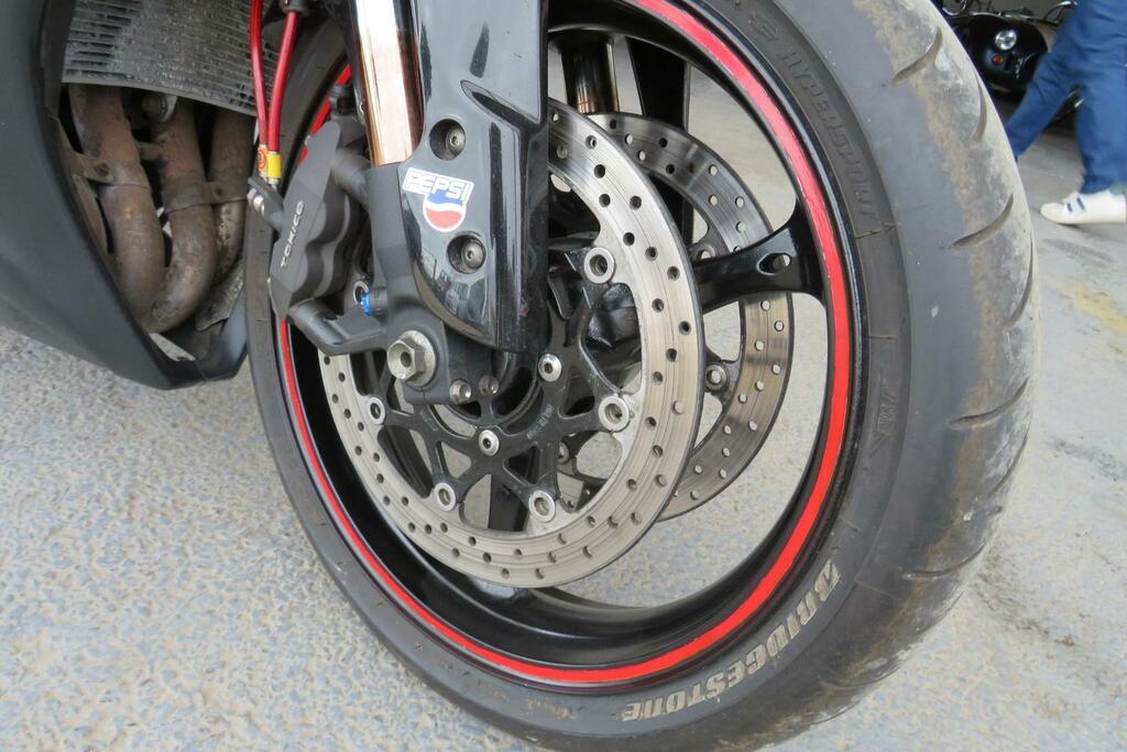 Suzuki  Gsf650 K7 Only 9,600 Miles Black #10