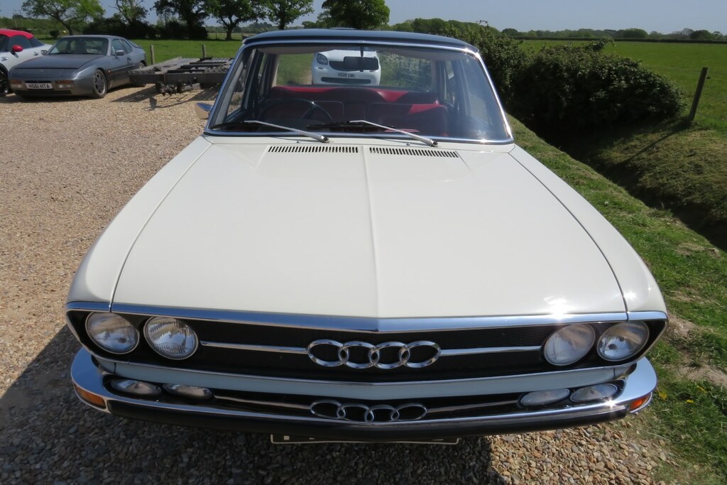 Audi 100 4 Wheel Sports Show Winner White #4