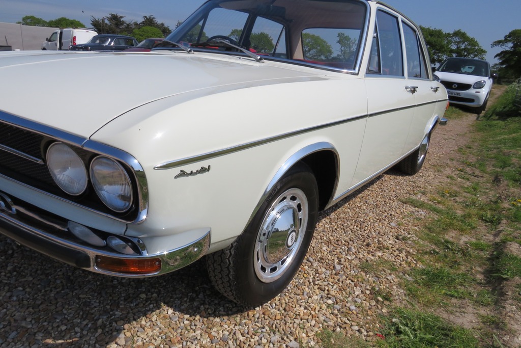 Audi 100 4 Wheel Sports Show Winner FMW531J White #6