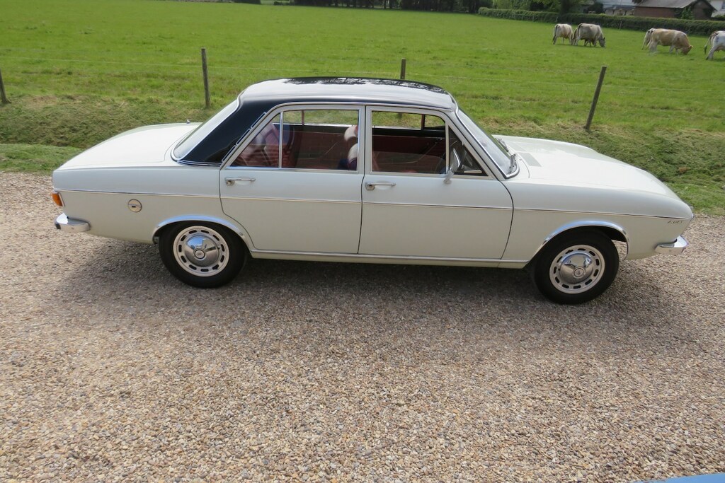 Audi 100 4 Wheel Sports Show Winner White #2