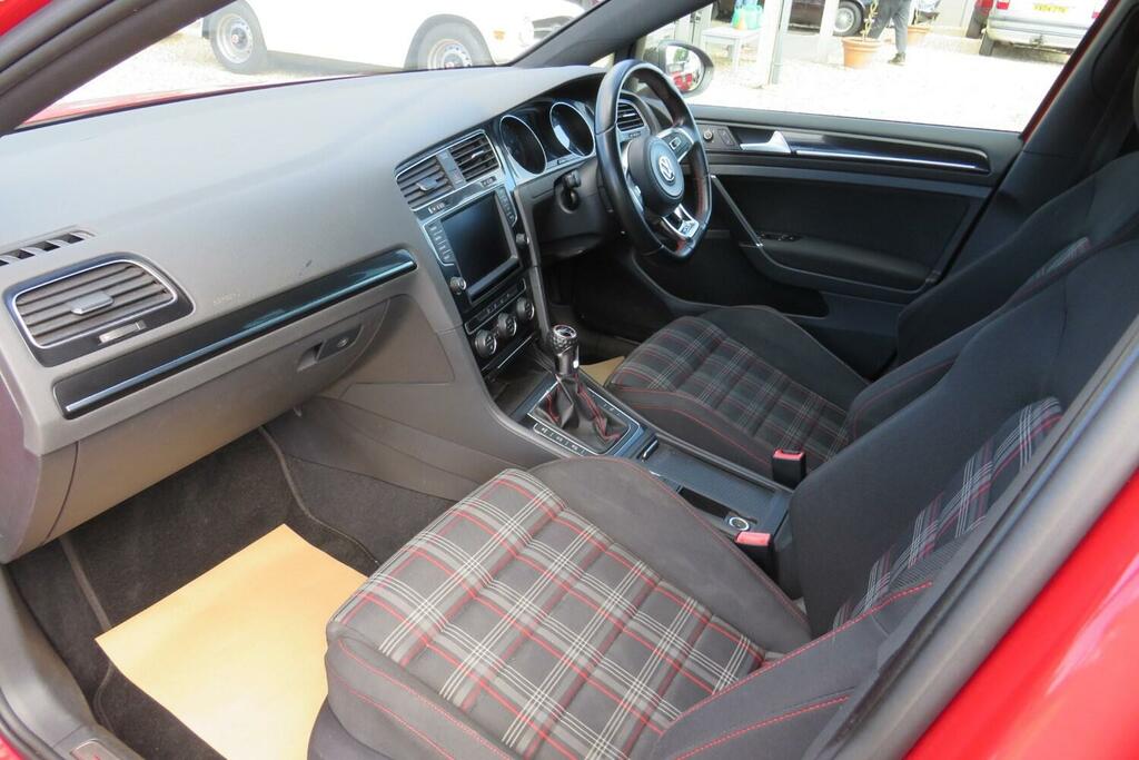 Volkswagen Golf 2.0 Tsi 230 Gti Performance Pack GK63XRA Red #5