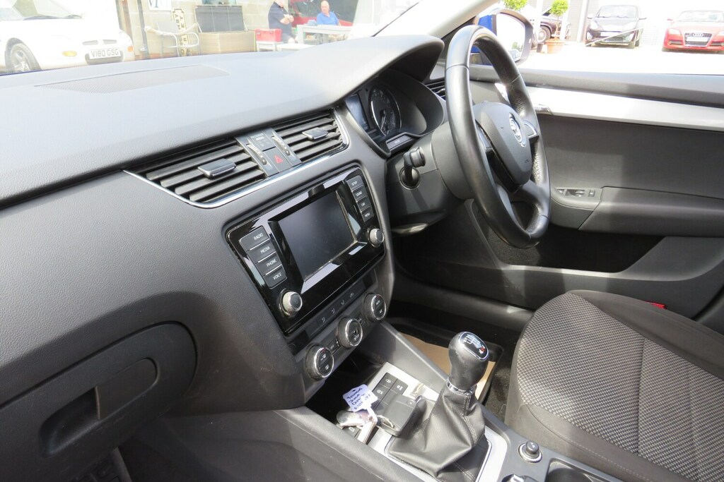 Skoda Octavia 1.6 Tdi Cr Se 4 Wheel Drive Estate Blue #3