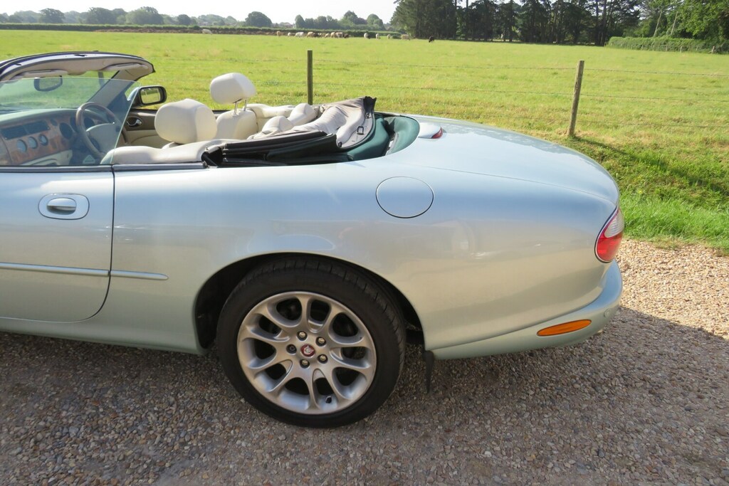 Jaguar XK8 4.0 2dr Blue #10