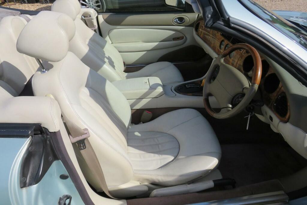 Jaguar XK8 4.0 2dr Blue #20