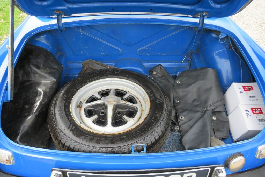 MG MGB With Overdrive Blue #6