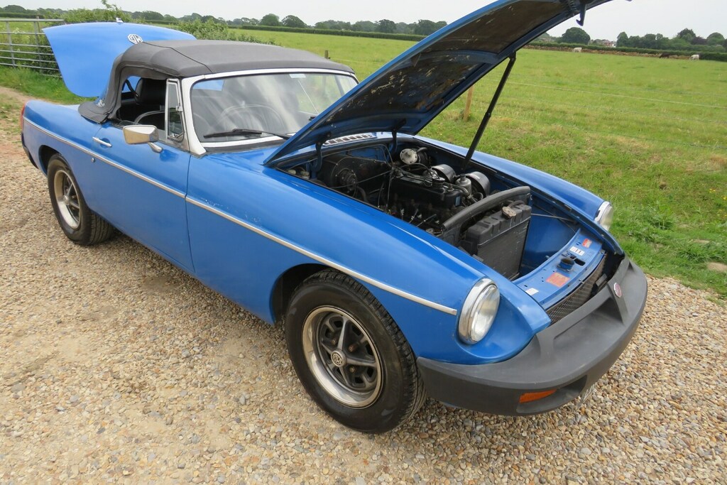 MG MGB With Overdrive Blue #2
