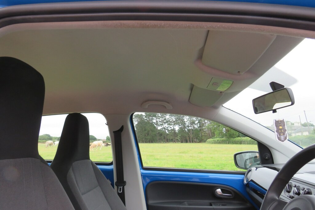 Volkswagen Up 2014 64 White #26