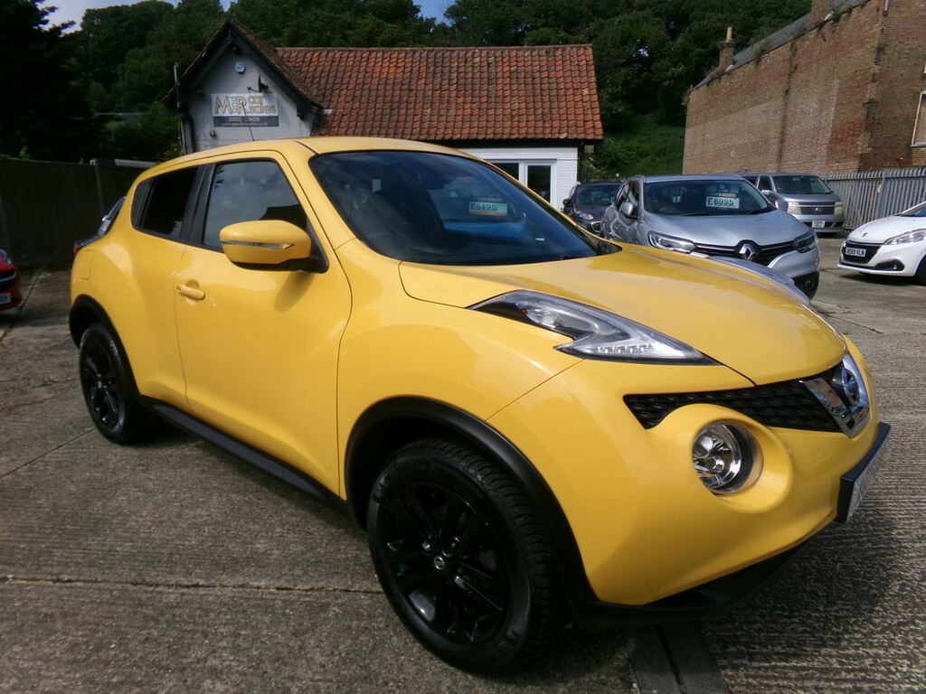 Nissan Juke Suv 1.6 N-connecta 2017 AO17GWE Yellow #2