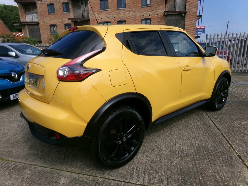 Nissan Juke Suv 1.6 N-connecta 2017 AO17GWE Yellow #4