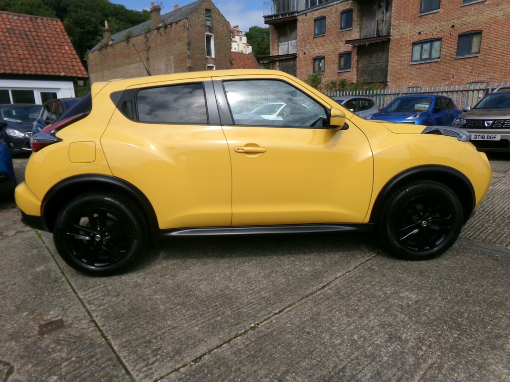 Nissan Juke Suv 1.6 N-connecta 2017 AO17GWE Yellow #3