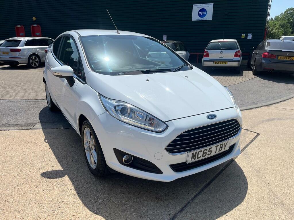 Ford Fiesta Hatchback 1.0T Ecoboost Zetec Euro 6 Ss 20 White