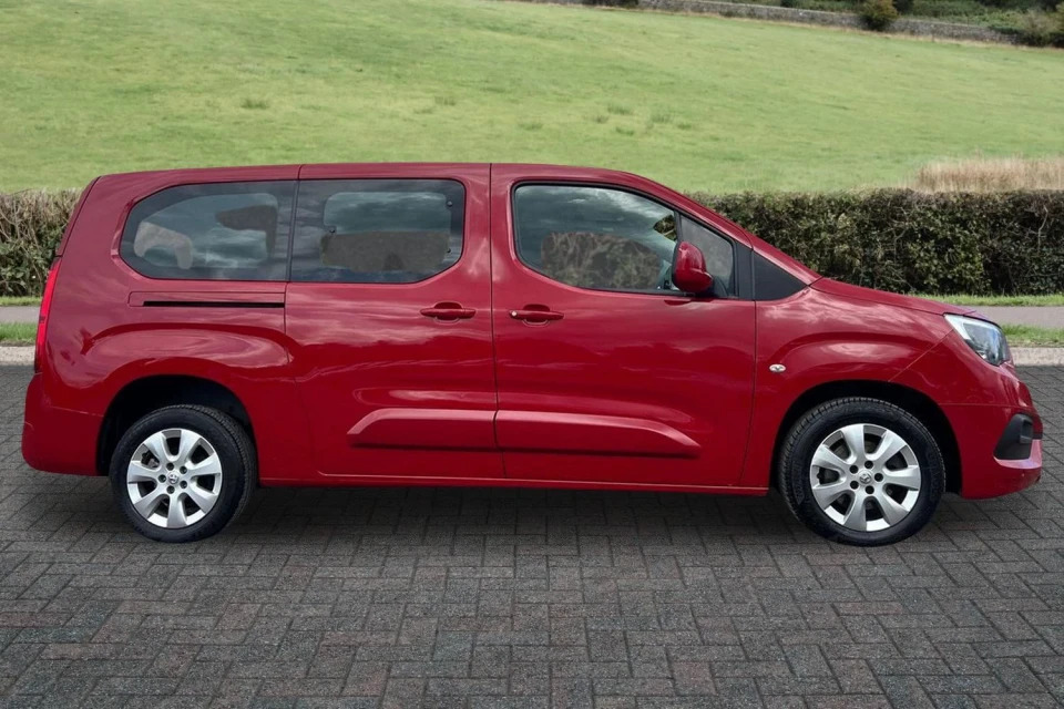 Vauxhall Combo Life 1.5 Turbo D Blueinjection Energy XL Mpv Euro 6 S Red #4