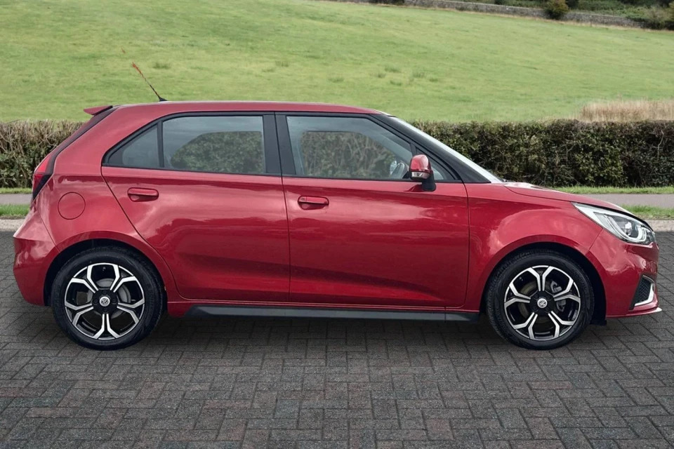MG MG3 1.5 Vti-tech Exclusive Euro 6 Ss Red #4