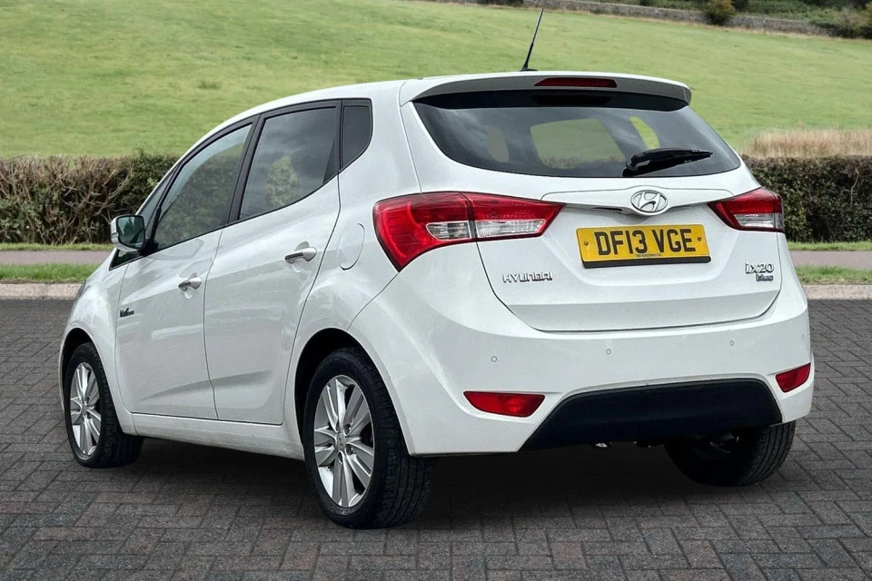 Hyundai Ix20 1.6 Crdi Style Euro 5 Ss White #5