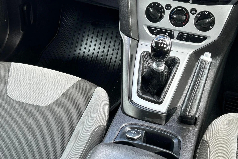 Ford Focus 1.6 Titanium Navigator Powershift Euro 5 Silver #17