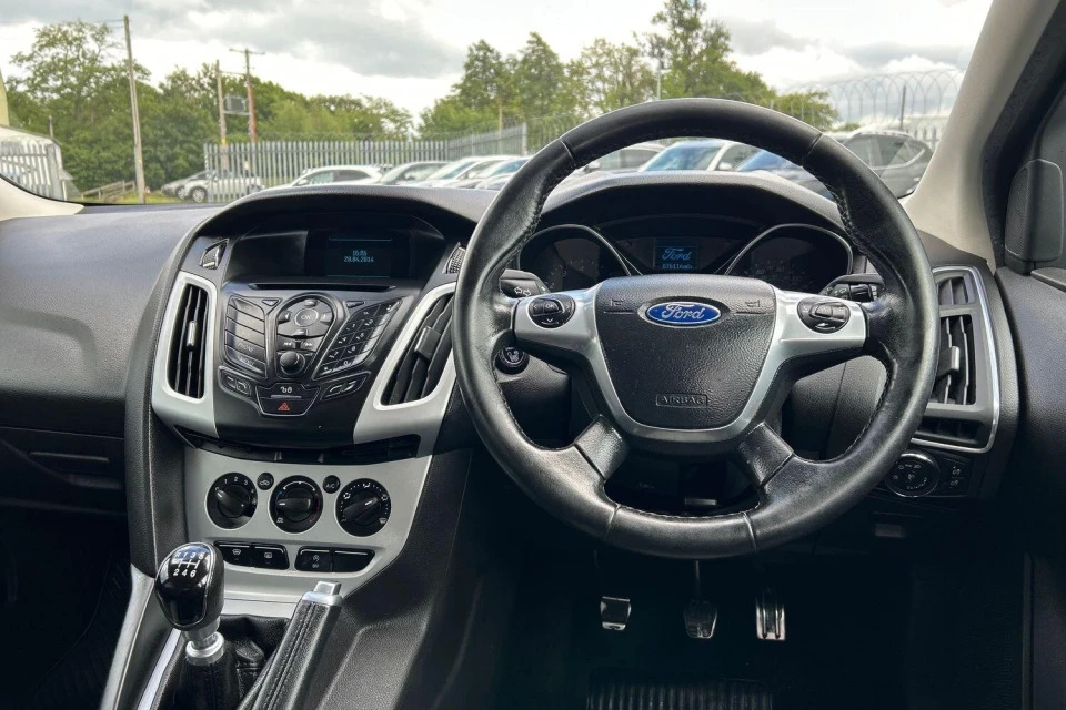 Ford Focus 1.6 Titanium Navigator Powershift Euro 5 Silver #15