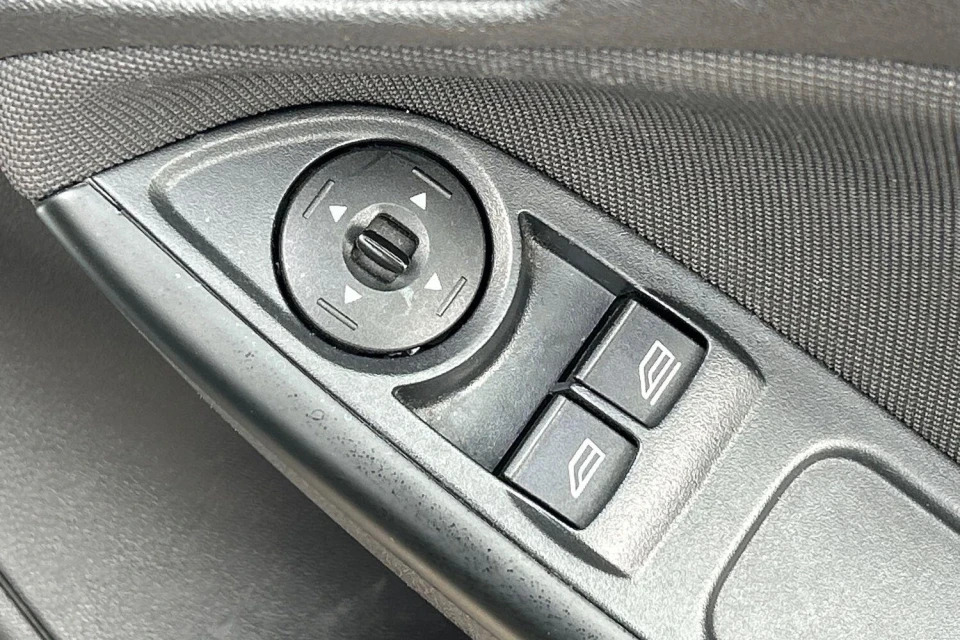 Ford Focus 1.6 Titanium Navigator Powershift Euro 5 Silver #18