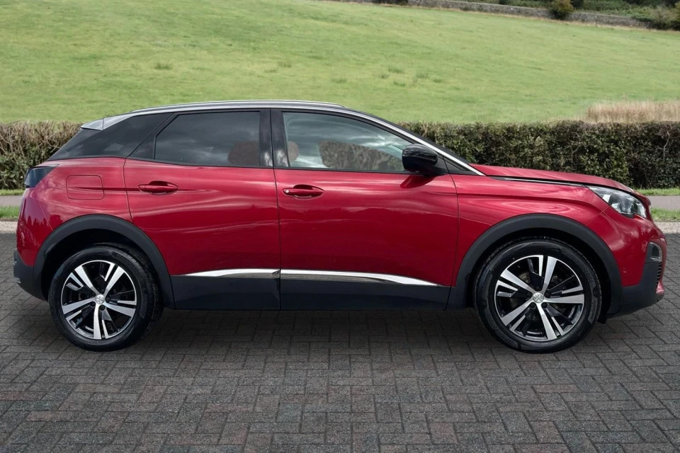 Peugeot 3008 1.2 Puretech Allure Euro 6 Ss Red #4