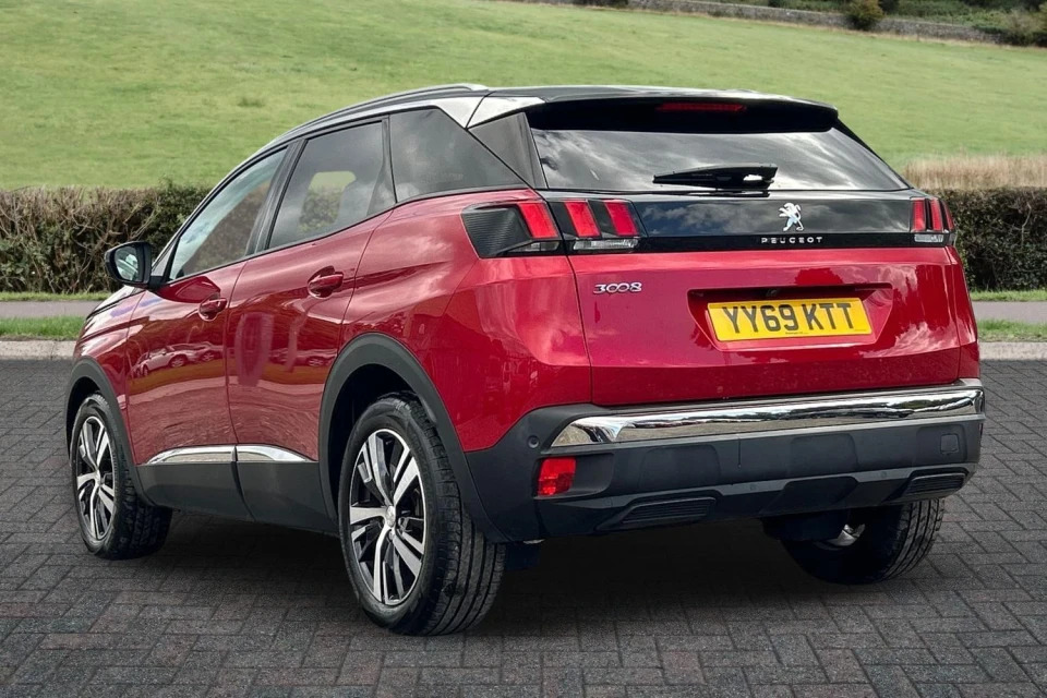 Peugeot 3008 1.2 Puretech Allure Euro 6 Ss Red #3