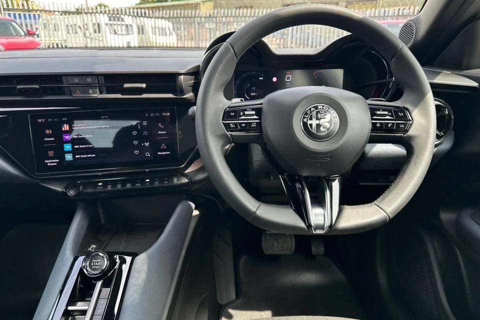 Alfa Romeo Junior 1.2 Turbo Ibrida Grey #15