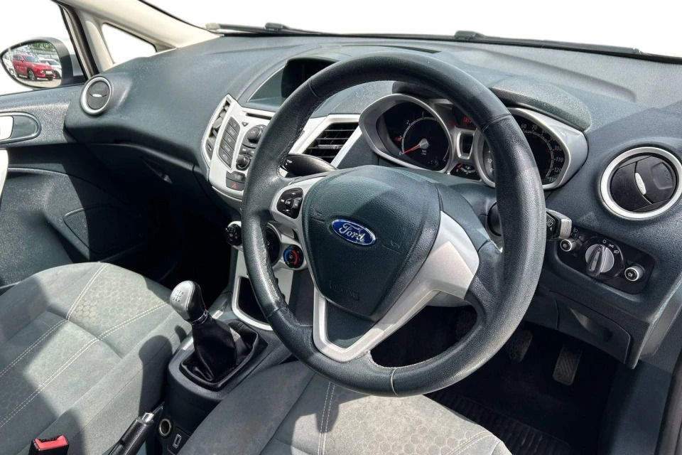 Ford Fiesta Zetec 1.2 White #7