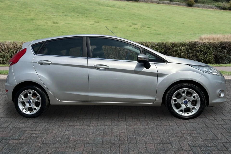 Ford Fiesta Zetec 1.2 White #5