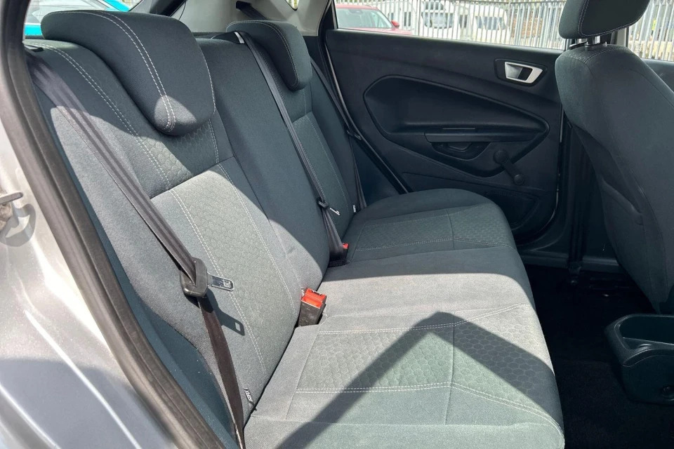 Ford Fiesta Zetec 1.2 White #12