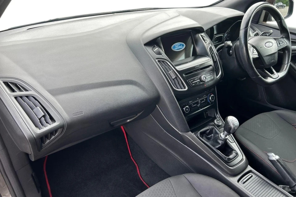 Ford Focus 1.0T Ecoboost St-line Euro 6 Ss YM18LNW Grey #2