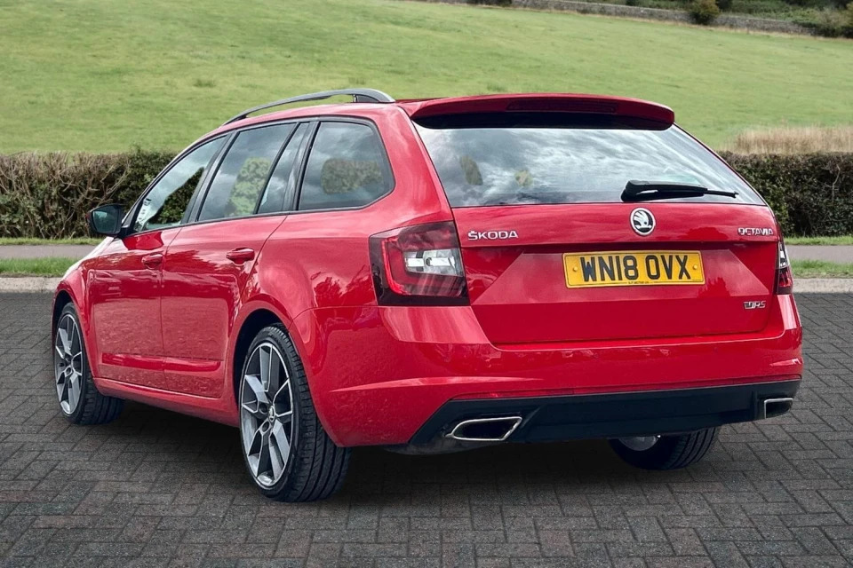Skoda Octavia 2.0 Tdi Vrs Euro 6 Ss Red #3