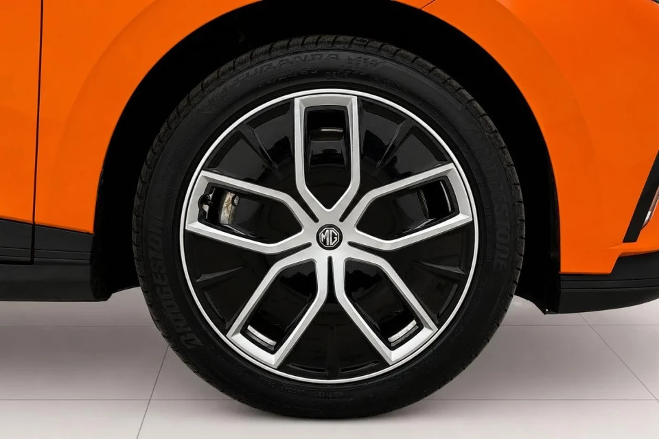 MG MG4 77Kwh Trophy Extended Range Orange #4