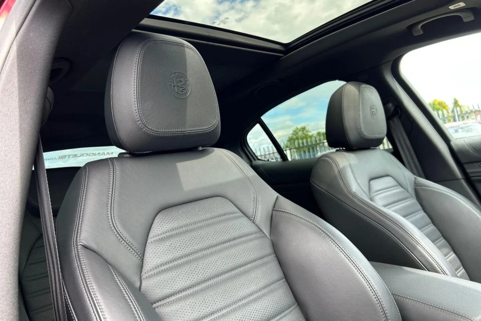 Alfa Romeo Stelvio Stelvio Sprint Tb Awd Red #24