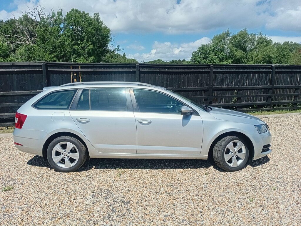 Skoda Octavia 2.0 Tsi 245 Vrs Black Pack Red #5