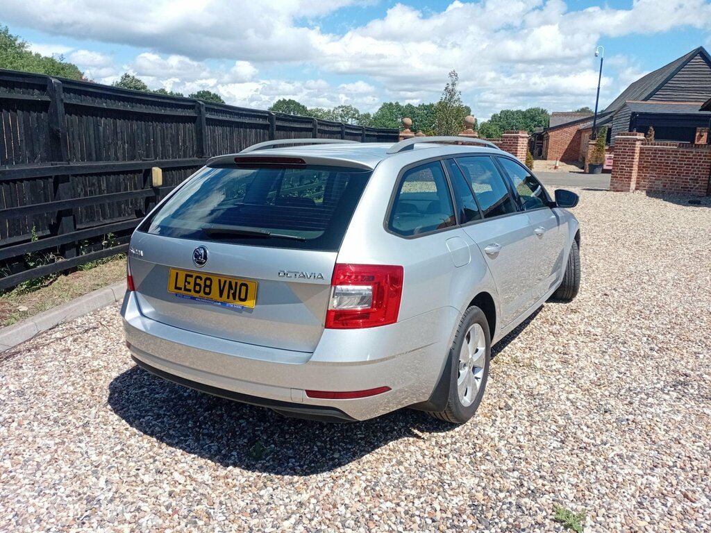 Skoda Octavia 2.0 Tsi 245 Vrs Black Pack Red #8