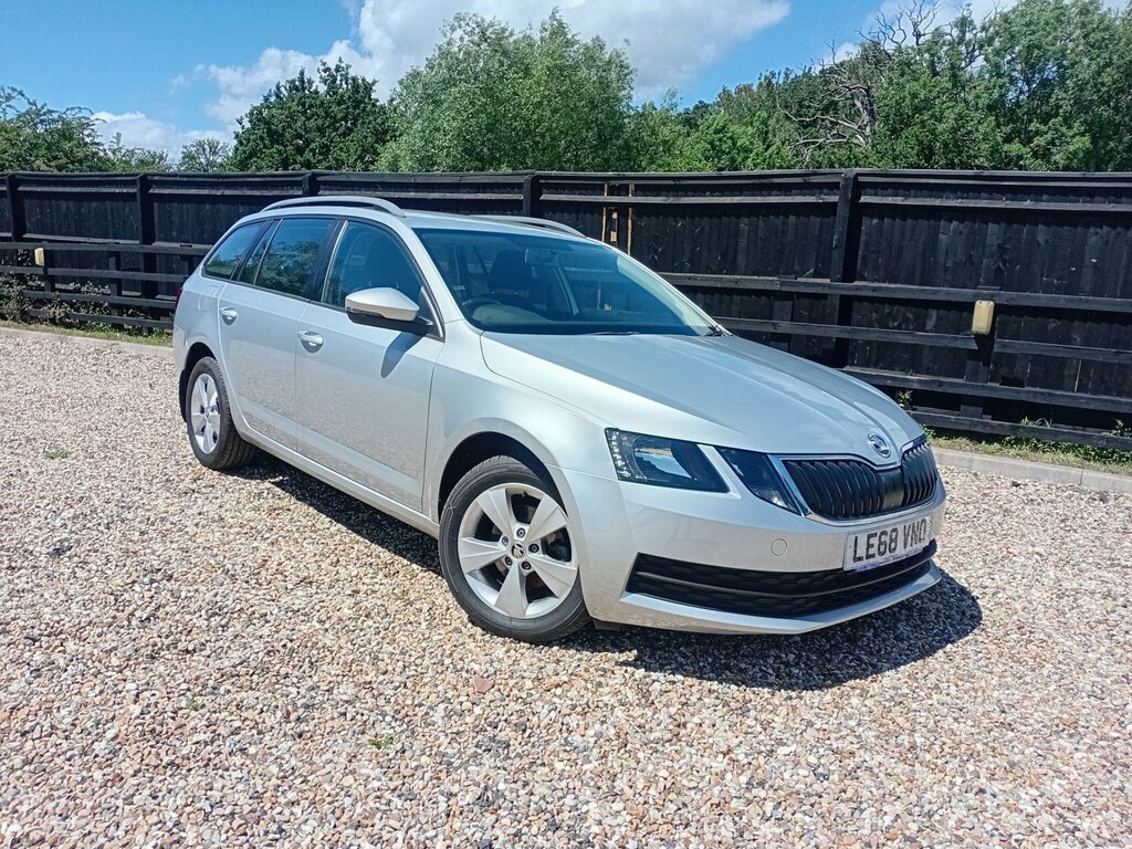 Skoda Octavia 2.0 Tsi 245 Vrs Black Pack Red #1