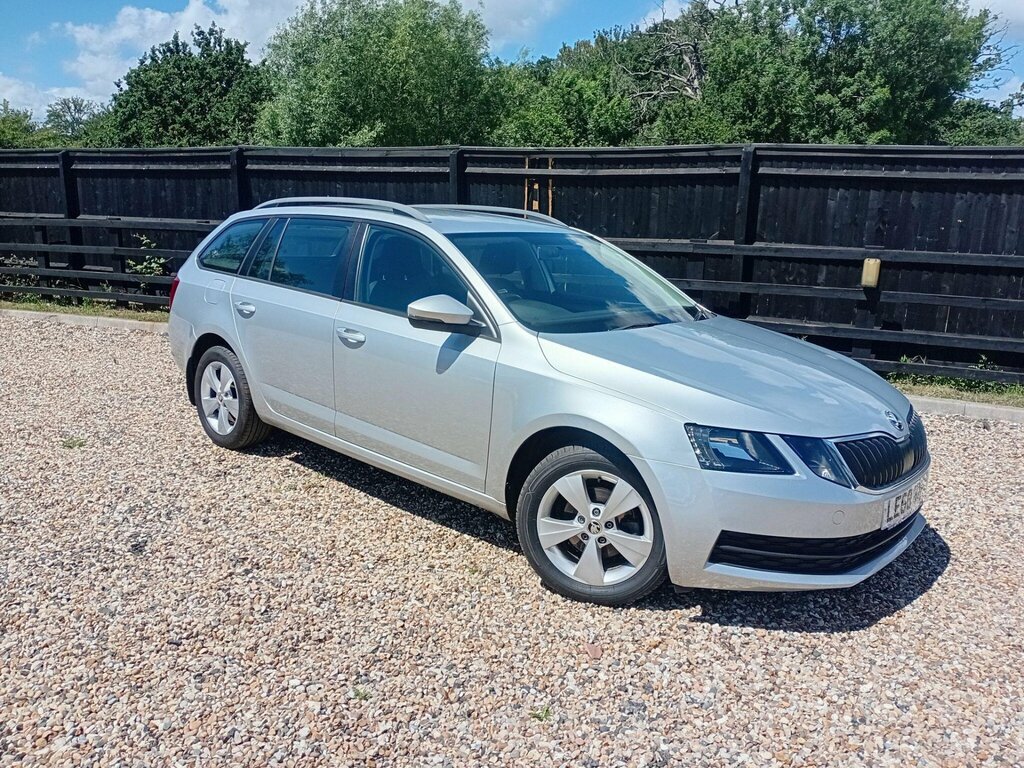Skoda Octavia 2.0 Tsi 245 Vrs Black Pack Red #3