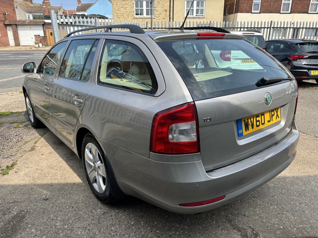 Skoda Octavia Estate 1.6 Tdi Elegance 2010 Beige #6