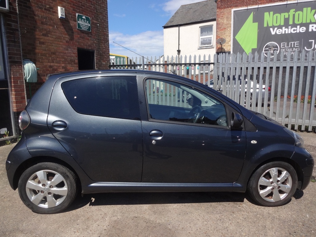 Toyota Aygo Hatchback Vvt-i Go 201111 Grey #5